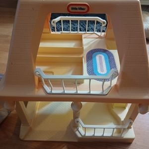 Vintage Little Tikes Dollhouse